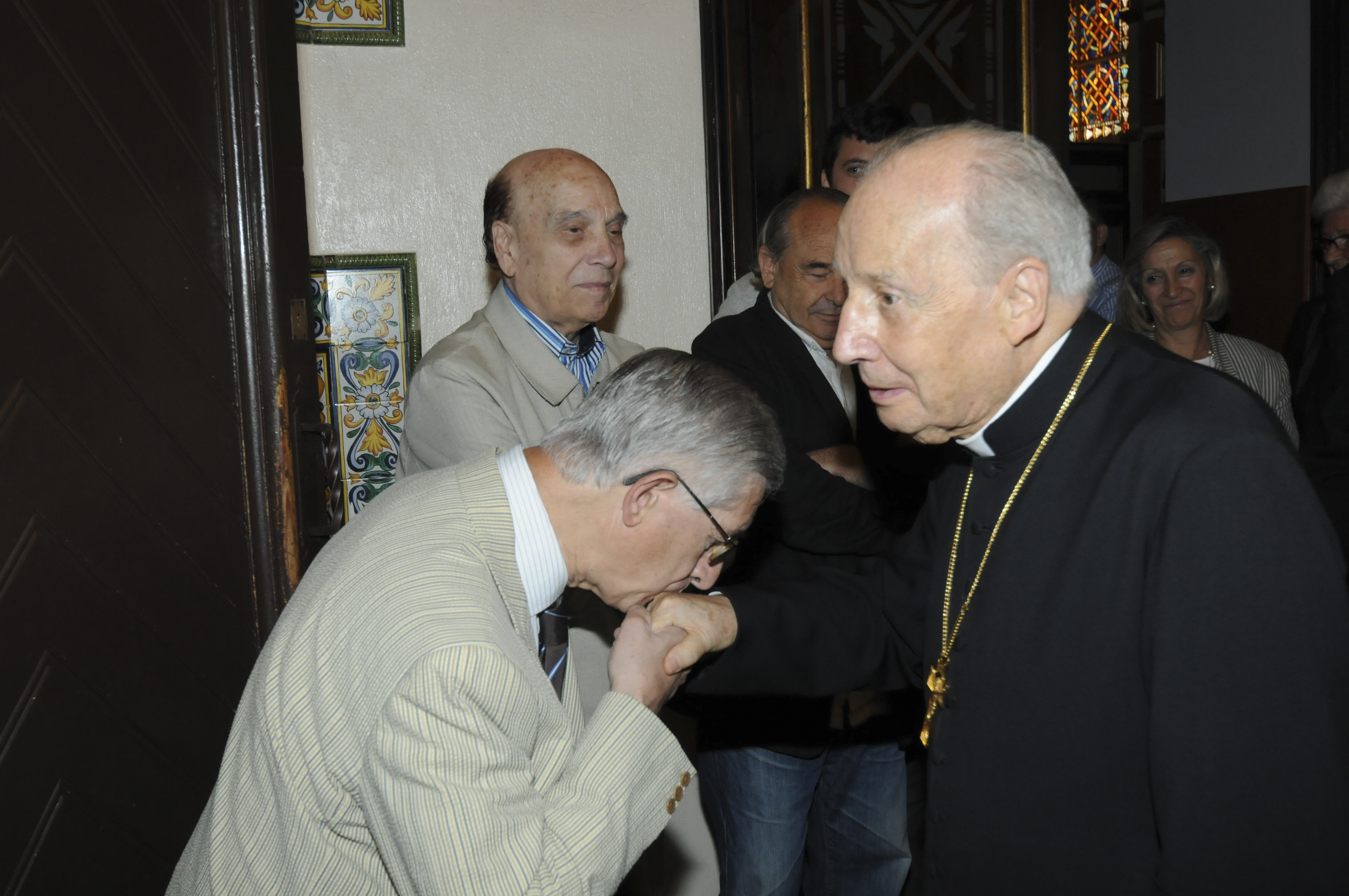 El Prelat de l'Obra en arribar a Montalegre