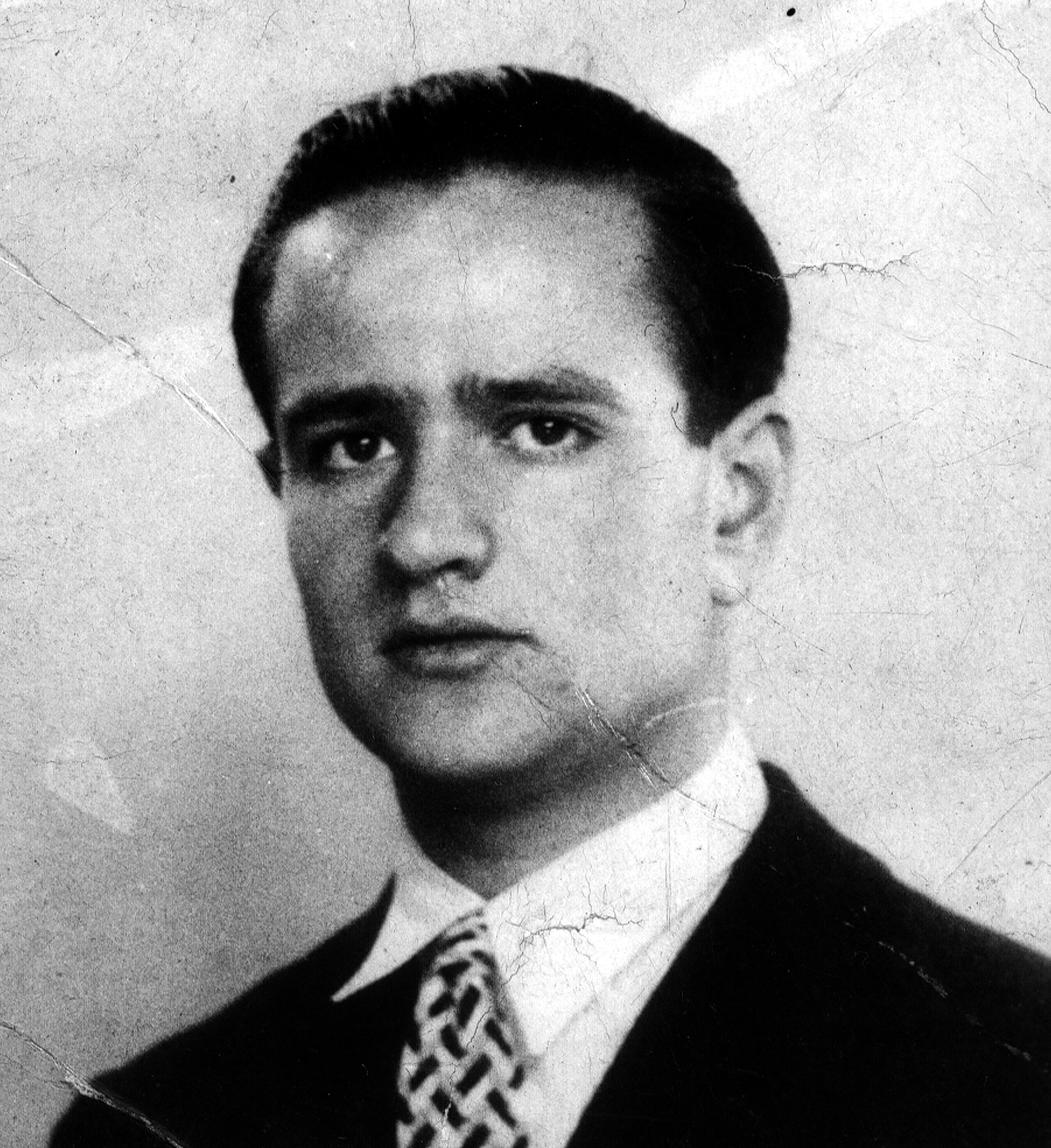 José María Hernández Garnica, antes de ordenarse